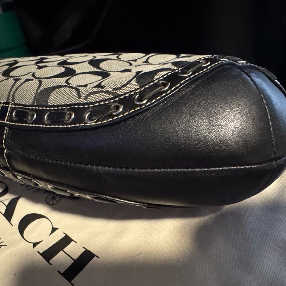 Y2K Vintage Coach Black and Gray Signature Canvas Shoulder Bag with Buckle - Picture 5 of 12